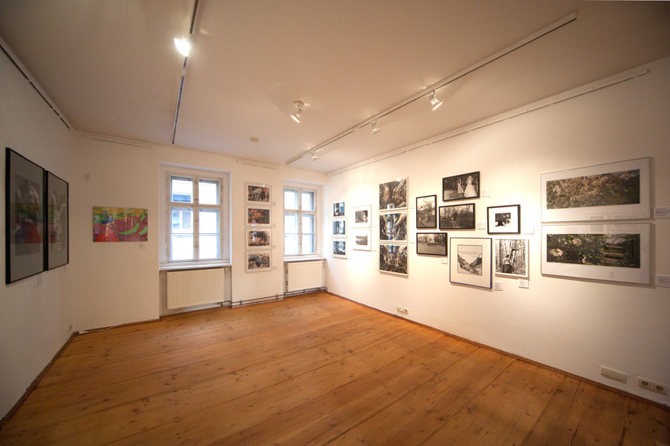 Ausstellung zur Foto-Auktion im Raskolnikow